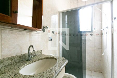 Banheiro da Suíte 1 de casa de condomínio à venda com 2 quartos, 75m² em Chácara Seis de Outubro, São Paulo