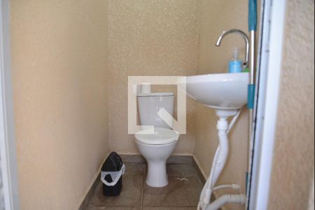 Banheiro de Serviço de apartamento à venda com 2 quartos, 100m² em Vila Tibiriçá, Santo André