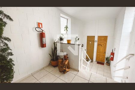 Hall de entrada de apartamento à venda com 2 quartos, 49m² em Parque Peruche, São Paulo