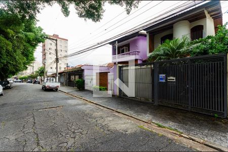Fachada de casa à venda com 3 quartos, 240m² em Vila Albertina, São Paulo