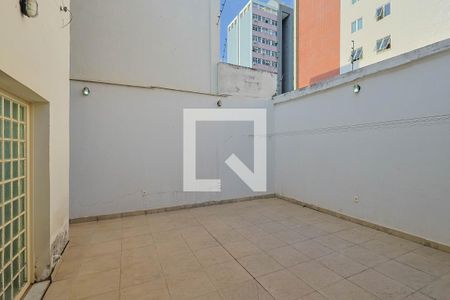 Quintal de casa à venda com 4 quartos, 300m² em Santa Efigênia, Belo Horizonte