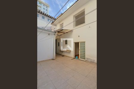 Quintal de casa à venda com 4 quartos, 300m² em Santa Efigênia, Belo Horizonte