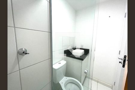 Banheiro de apartamento para alugar com 2 quartos, 42m² em Água Branca, São Paulo