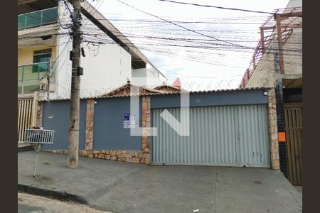 Fachada de casa à venda com 3 quartos, 315m² em Novo Riacho, Contagem