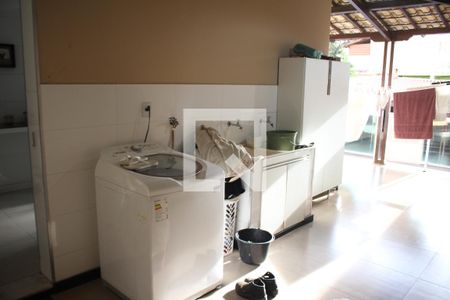 Área de Serviço de casa à venda com 3 quartos, 315m² em Novo Riacho, Contagem
