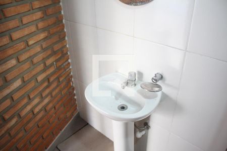 Banheiro da Área Externa de casa à venda com 3 quartos, 315m² em Novo Riacho, Contagem