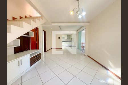 Sala de casa para alugar com 3 quartos, 200m² em Ingleses Norte, Florianópolis
