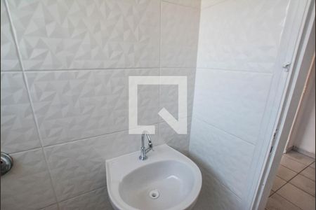 Banheiro de kitnet/studio para alugar com 1 quarto, 25m² em Jardim Orlandina, Santo André