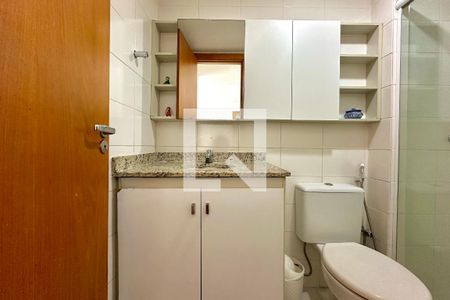 Banheiro de apartamento para alugar com 1 quarto, 47m² em Lapa, Rio de Janeiro
