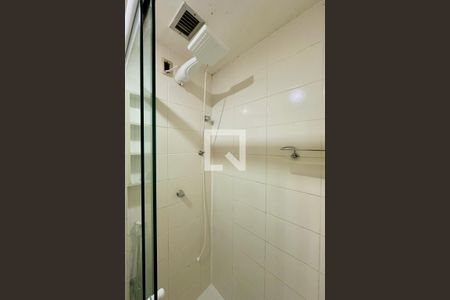 Banheiro de apartamento para alugar com 1 quarto, 47m² em Lapa, Rio de Janeiro