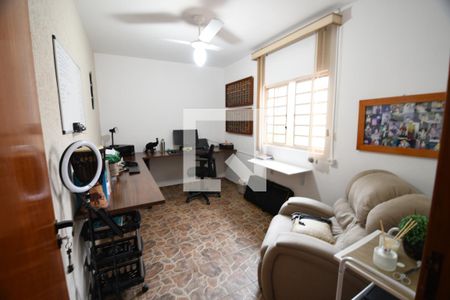 Escritório de casa à venda com 3 quartos, 200m² em Vila Miguel Vicente Cury, Campinas