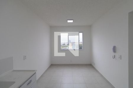 Sala e Cozinha de apartamento para alugar com 2 quartos, 32m² em Vila Ré, São Paulo