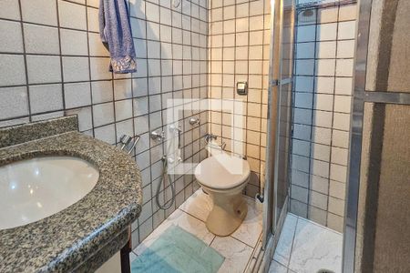 Banheiro 1 de apartamento para alugar com 3 quartos, 106m² em Barra Funda, Guarujá