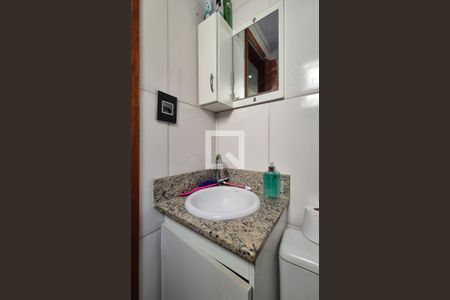 Banheiro de apartamento à venda com 2 quartos, 49m² em Parque Erasmo Assunção, Santo André