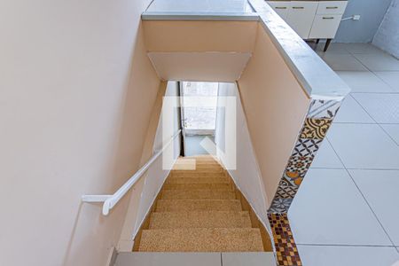 Escada de casa para alugar com 2 quartos, 54m² em Jardim do Tiro, São Paulo