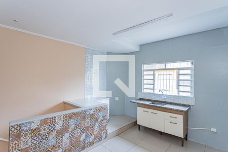 Cozinha e sala de casa para alugar com 2 quartos, 54m² em Jardim do Tiro, São Paulo
