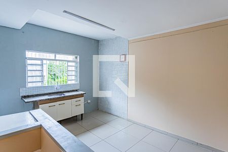 Cozinha e sala de casa para alugar com 2 quartos, 54m² em Jardim do Tiro, São Paulo
