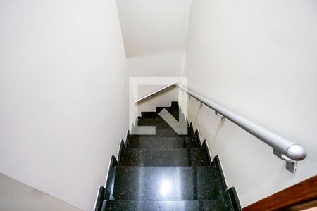 Escada de casa à venda com 3 quartos, 160m² em Chácara Califórnia, São Paulo