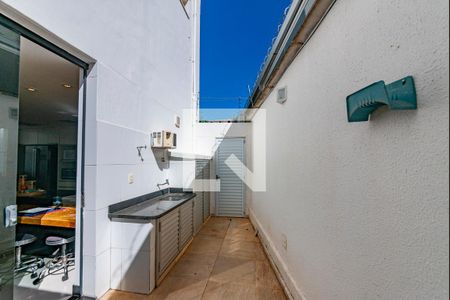Área de Serviço 1 de casa à venda com 5 quartos, 462m² em Santa Lúcia, Belo Horizonte