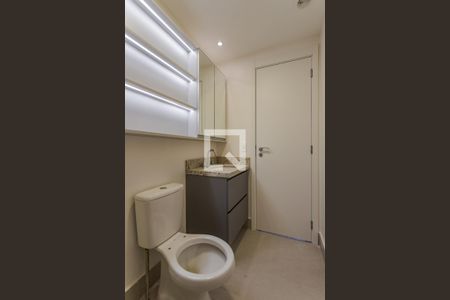Banheiro de apartamento à venda com 2 quartos, 56m² em Cristo Redentor, Porto Alegre