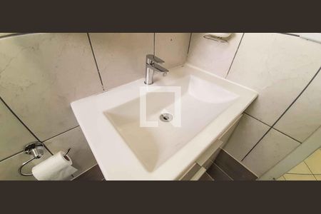 Banheiro de apartamento à venda com 2 quartos, 62m² em Centro, Osasco