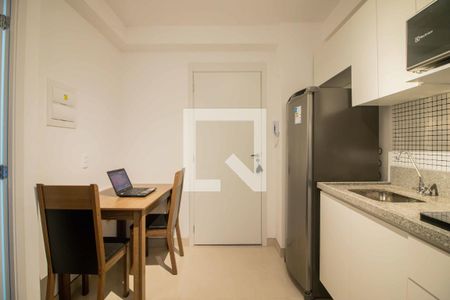 Sala / Cozinha de apartamento para alugar com 1 quarto, 27m² em Vila Butantã, São Paulo