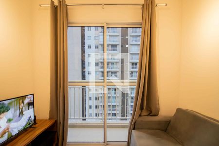 Sala / Cozinha de apartamento para alugar com 1 quarto, 27m² em Vila Butantã, São Paulo