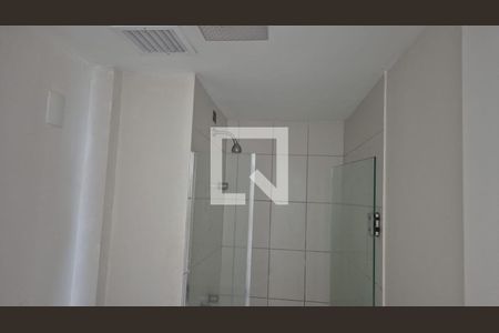 Banheiro de apartamento à venda com 2 quartos, 67m² em São Geraldo, Porto Alegre
