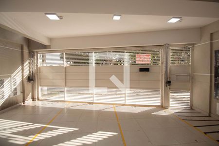 Garagem de apartamento à venda com 3 quartos, 57m² em Vila Nivi, São Paulo
