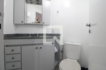 Banheiro do Quarto 2 de apartamento para alugar com 3 quartos, 72m² em Jardim Luanda, São Paulo