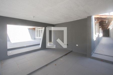 Garagem de casa para alugar com 6 quartos, 379m² em Parque Maria Helena, São Paulo