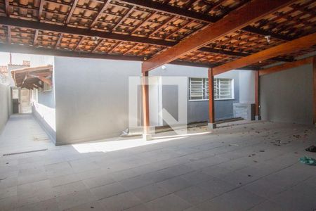 Quintal de casa para alugar com 6 quartos, 379m² em Parque Maria Helena, São Paulo
