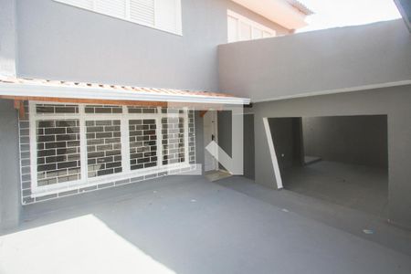 Garagem de casa para alugar com 6 quartos, 379m² em Parque Maria Helena, São Paulo
