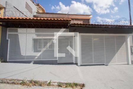Fachada de casa para alugar com 6 quartos, 379m² em Parque Maria Helena, São Paulo