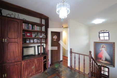 Hall dos Quartos de casa à venda com 4 quartos, 380m² em Santa Amelia, Belo Horizonte