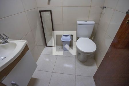 Banheiro da garagem de casa à venda com 3 quartos, 209m² em Centro, Diadema