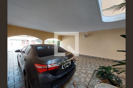 Garagem de casa à venda com 4 quartos, 360m² em Jardim Santa Helena, São Paulo