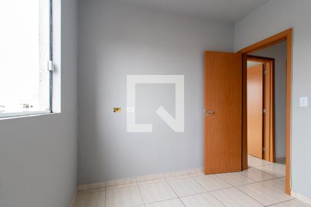 Quarto 1 de apartamento para alugar com 2 quartos, 53m² em Parque da Fonte, São José dos Pinhais