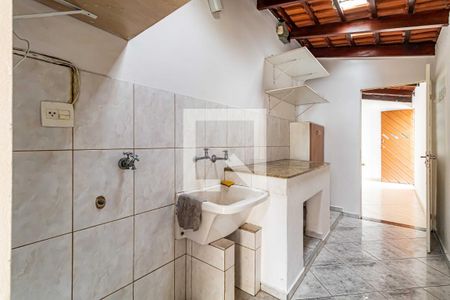 Lavanderia de casa para alugar com 3 quartos, 250m² em Jardim Ester, São Paulo