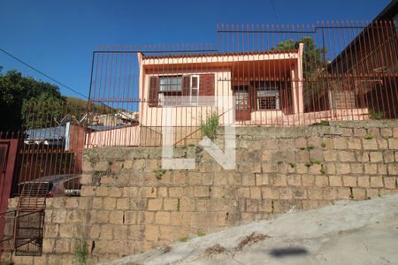 Fachada de casa à venda com 4 quartos, 146m² em Glória, Porto Alegre