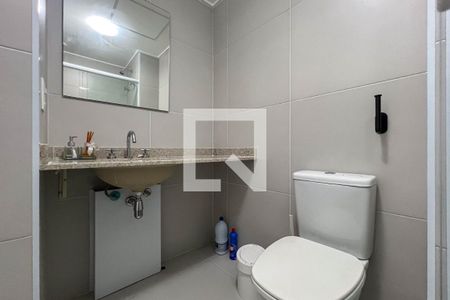 Banheiro de kitnet/studio para alugar com 1 quarto, 22m² em Paraíso, São Paulo