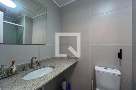 Banheiro de kitnet/studio para alugar com 1 quarto, 22m² em Paraíso, São Paulo