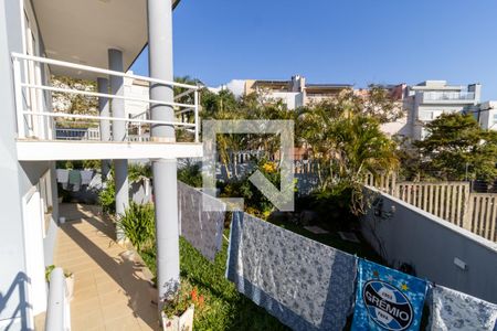 Quintal de casa de condomínio à venda com 3 quartos, 400m² em Vila Nova, Porto Alegre