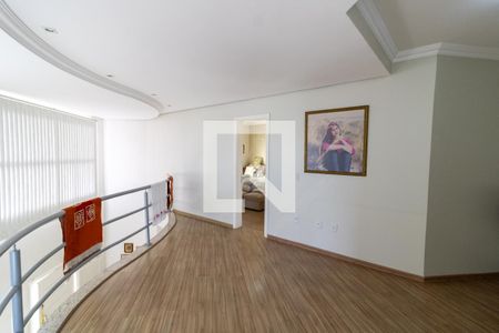 Corredor de casa de condomínio à venda com 3 quartos, 400m² em Vila Nova, Porto Alegre
