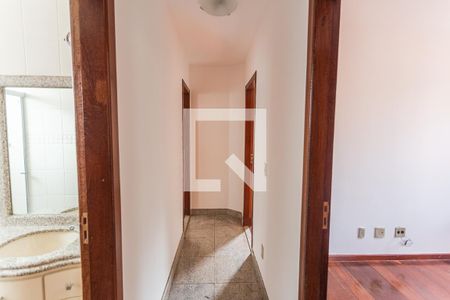 Corredor de apartamento para alugar com 3 quartos, 90m² em Anchieta, Belo Horizonte