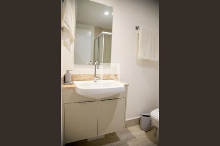 Banheiro de kitnet/studio à venda com 1 quarto, 25m² em Santo Amaro, São Paulo