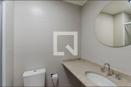 Banheiro de kitnet/studio para alugar com 1 quarto, 21m² em Paraíso, São Paulo