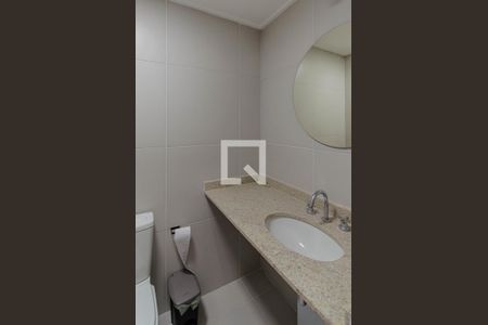 Banheiro de kitnet/studio para alugar com 1 quarto, 21m² em Paraíso, São Paulo