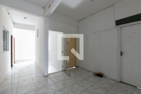 Entrada de kitnet/studio para alugar com 1 quarto, 40m² em Parada Quinze de Novembro, São Paulo