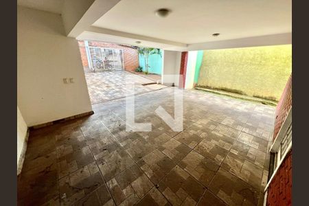 Área Externa - Frente de casa à venda com 8 quartos, 288m² em Santa Rosa, Belo Horizonte